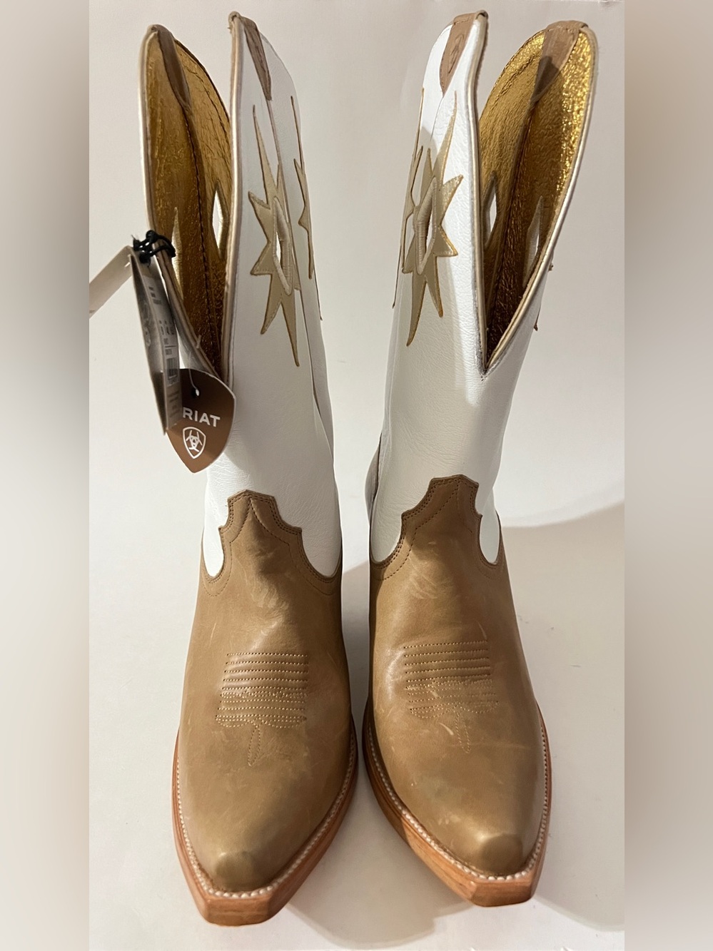 Ariat starling western Two-Tone White and Tan Boots